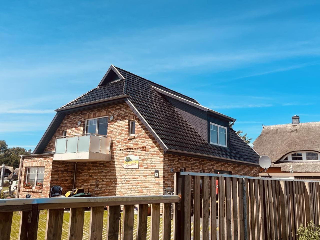 Holmblick - Boddenblick, Balkon, 2 Schlafzimmer, 4 Personen Born Exterior photo